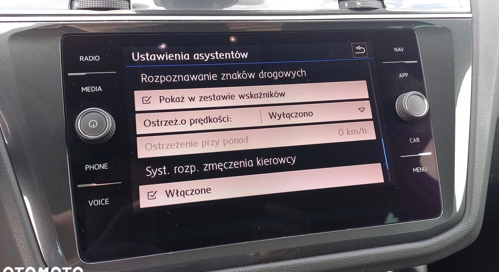 Volkswagen Tiguan cena 99900 przebieg: 145827, rok produkcji 2019 z Poznań małe 781